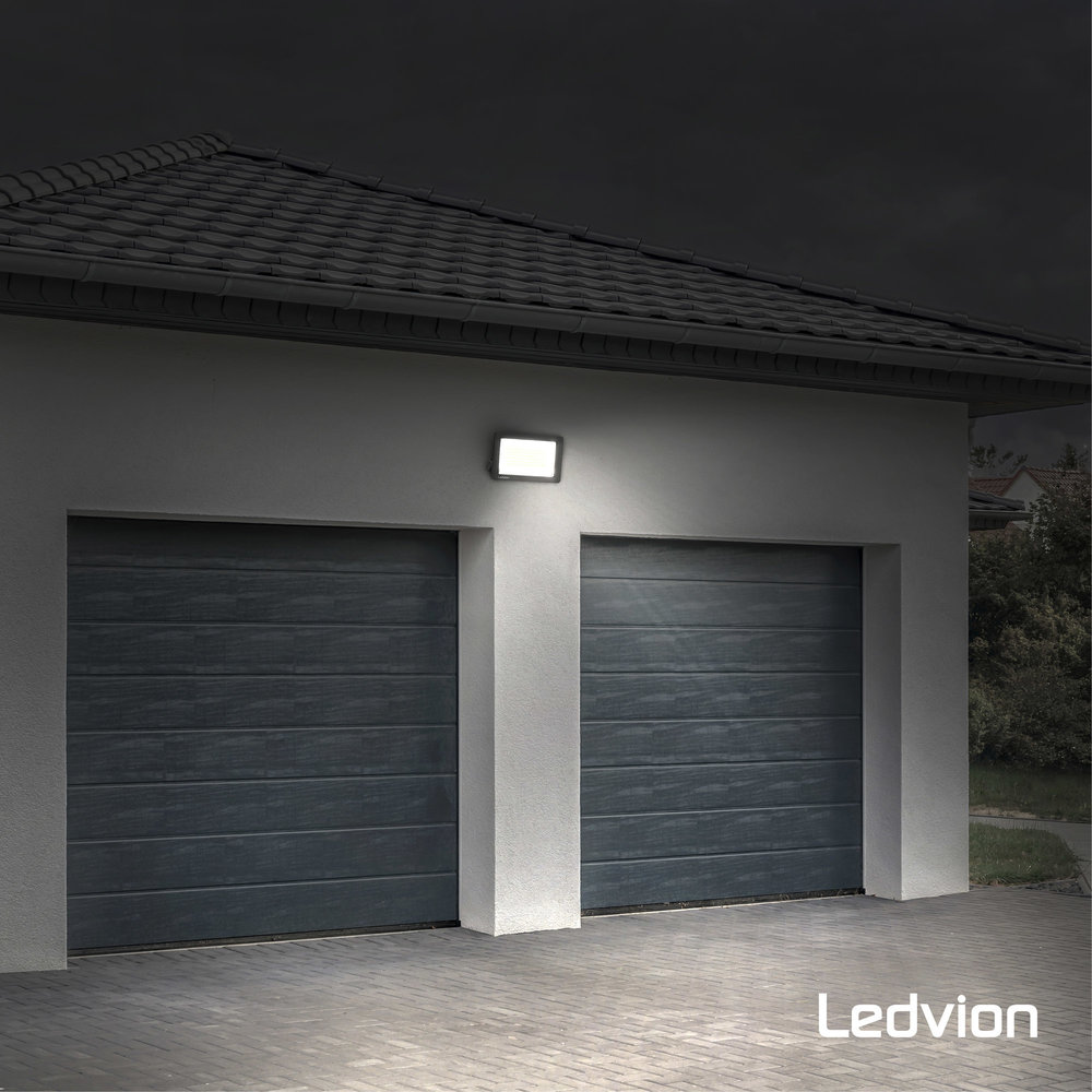 Ledvion LED Breedstraler 100W – 8500 Lumen – 4000K - Quick Connector - 5 Jaar garantie Ledvion LED Breedstraler 100W – 8500 Lumen – 4000K - Quick Connector - 5 Jaar garantie