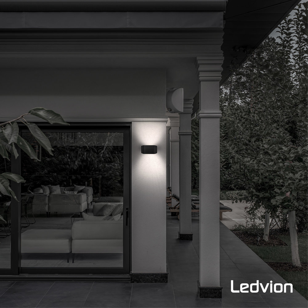 Ledvion LED Wandlamp Buiten Ash Zwart - 3000K - 9W - IP54 Ledvion LED Wandlamp Buiten Ash Zwart - 3000K - 9W - IP54
