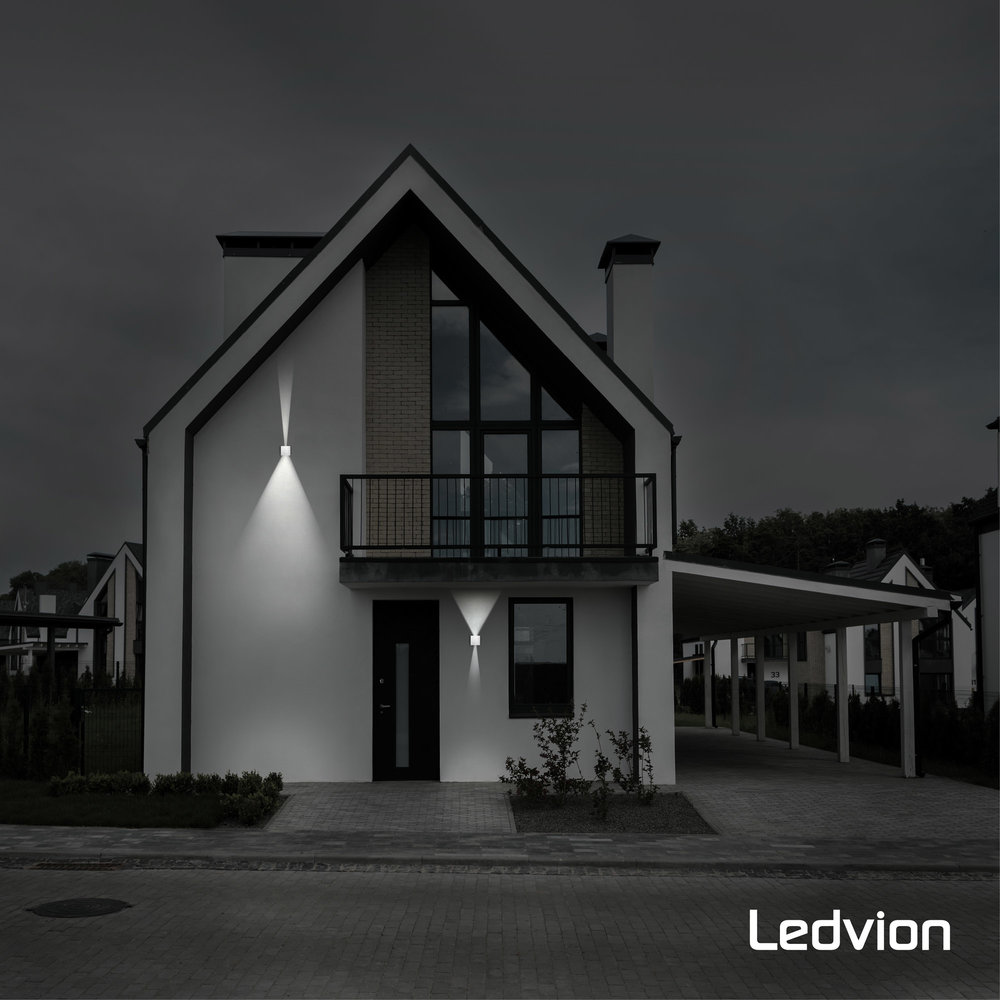 Ledvion Dimbare LED Wandlamp Buiten Wit - Tweezijdig - 3000K -  7W - IP54 Ledvion Dimbare LED Wandlamp Buiten Wit - Tweezijdig - 3000K -  7W - IP54