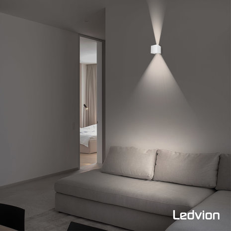 Ledvion Dimbare LED Wandlamp Buiten Wit - Tweezijdig - 3000K -  7W - IP54 Ledvion Dimbare LED Wandlamp Buiten Wit - Tweezijdig - 3000K -  7W - IP54