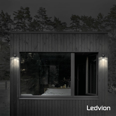 Ledvion Solar Wandlamp Met Sensor Elara - 3000K - 150 Lumen - Zwart Ledvion Solar Wandlamp Met Sensor Elara - 3000K - 150 Lumen - Zwart