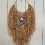 Wandhanger raffia schelp