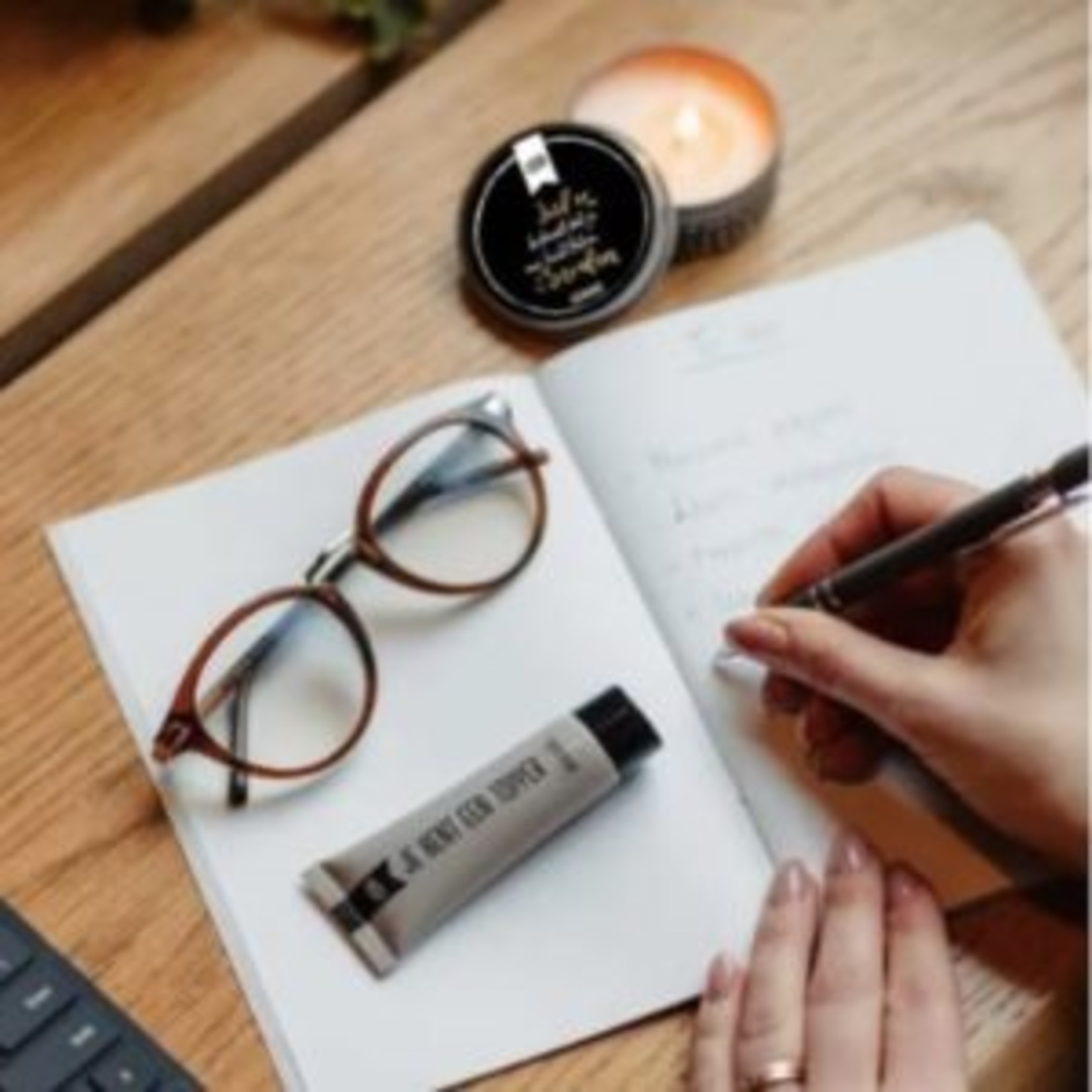 Totale leegverkoop van 100%LEUK Geurkaarsjes in blikje (varianten)