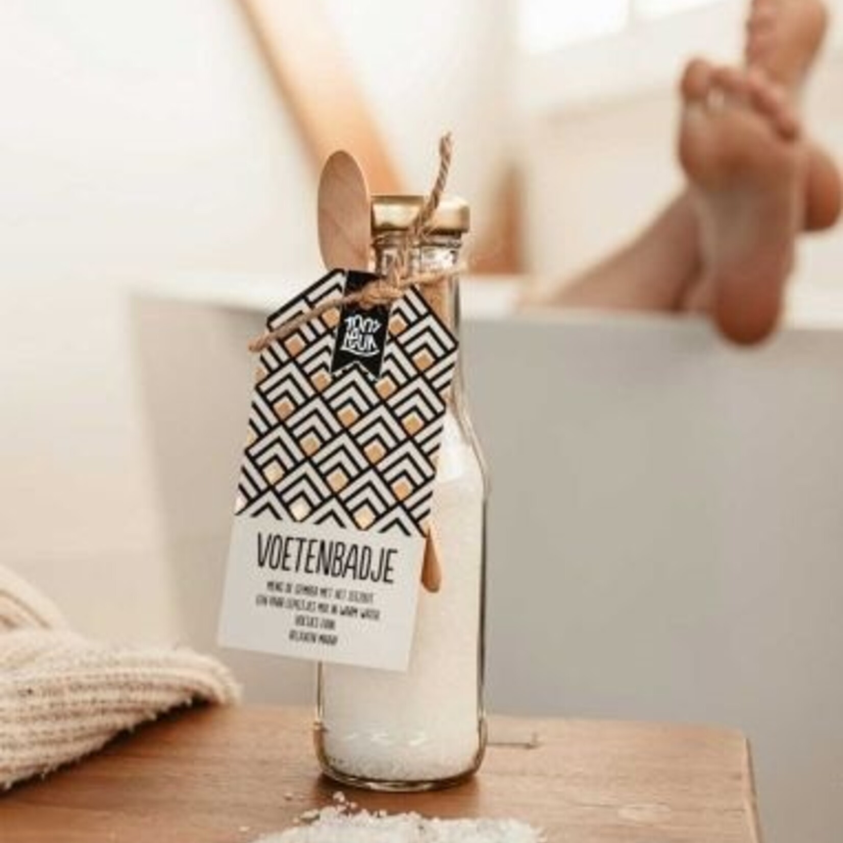 Totale leegverkoop van 100%LEUK Luxe voetenbadje