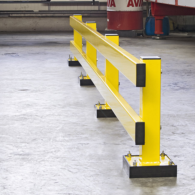 Socle flexible 146 x 166 x 50 mm - planches de protection, supports et poteaux S-Line