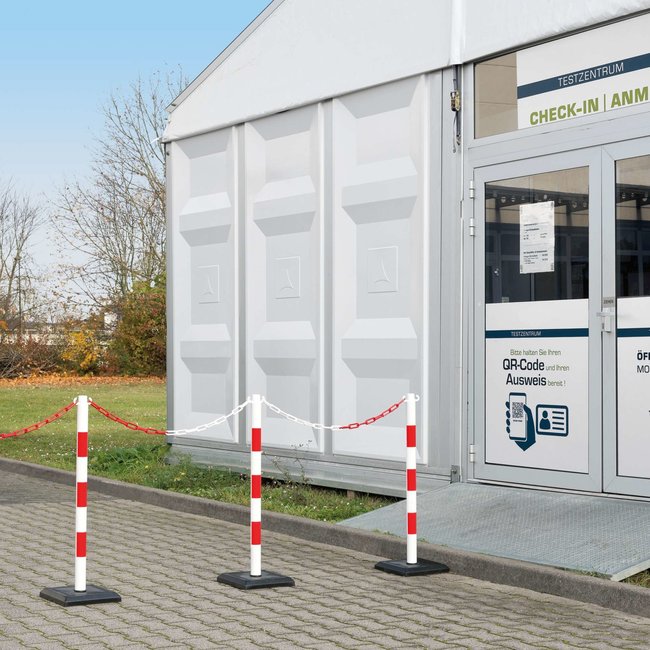 GUARDA -plus set kettingpalen met zware betonvoet - rood/wit