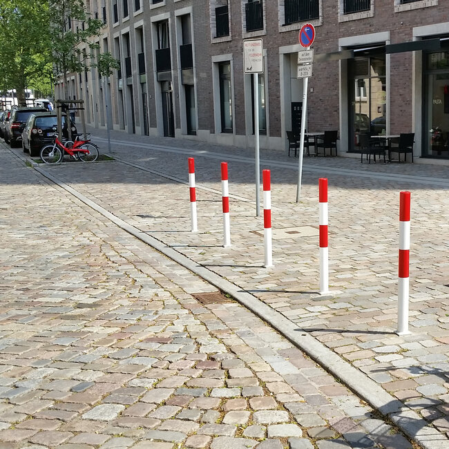 PARAT B afzetpaal + grondhuls - Ø 76 mm - 1 kettingoog - rood/wit