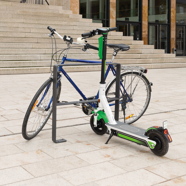 CITY aanleunbeugel GILA - 800 x 800 x 70 mm - op voetplaten - met kniebeugel -thermisch verzinkt en gepoedercoat