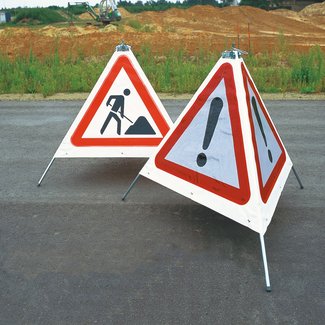 TRIO Panneau de signalisation pliable à trois faces - ▲ 900 mm - DANGER - fluorescent