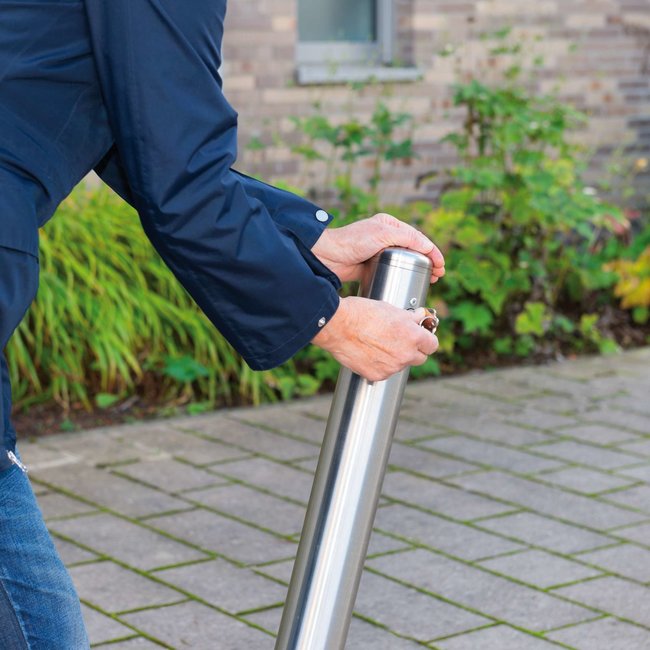 CITY Poteau inox MILANO – 925 x Ø 76 mm – basculant – serrure à cylindre