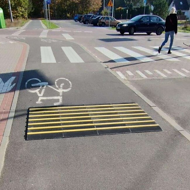 TOPSTOP Ralentisseur pour pistes cyclables – noir/jaune – modulaire