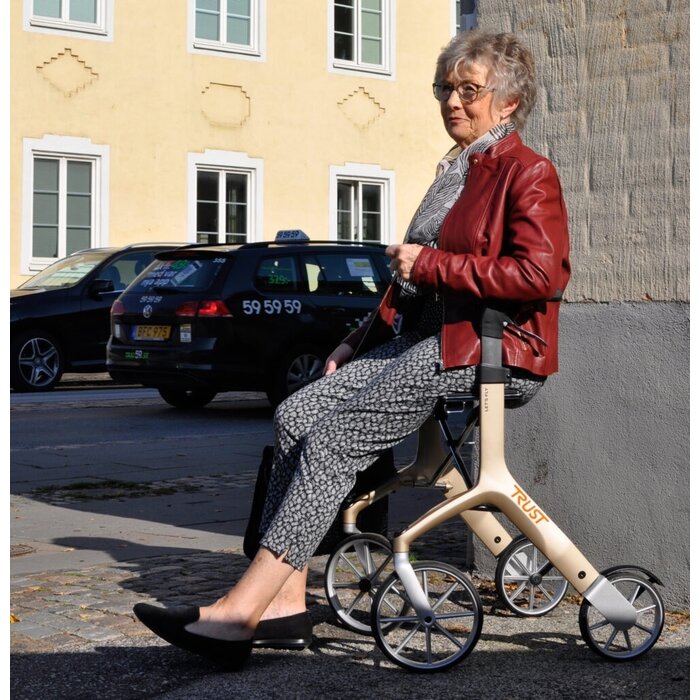 Rollator Trust Care Let's Fly (6,1kg)