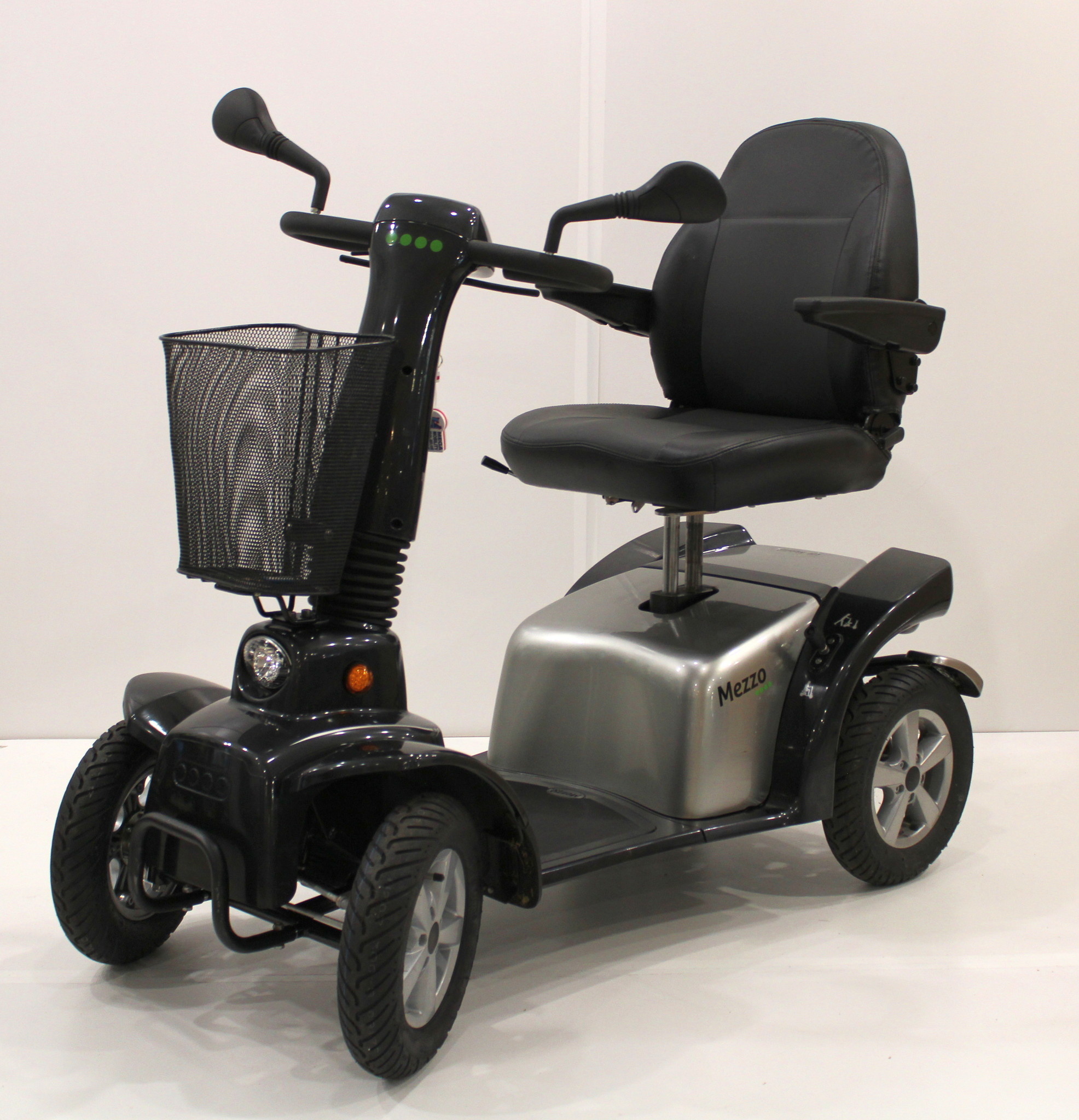 Scootmobiel Mezzo 4 (occasion) Zilver