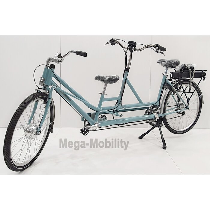 Tweewieltandem met achteraan besturing