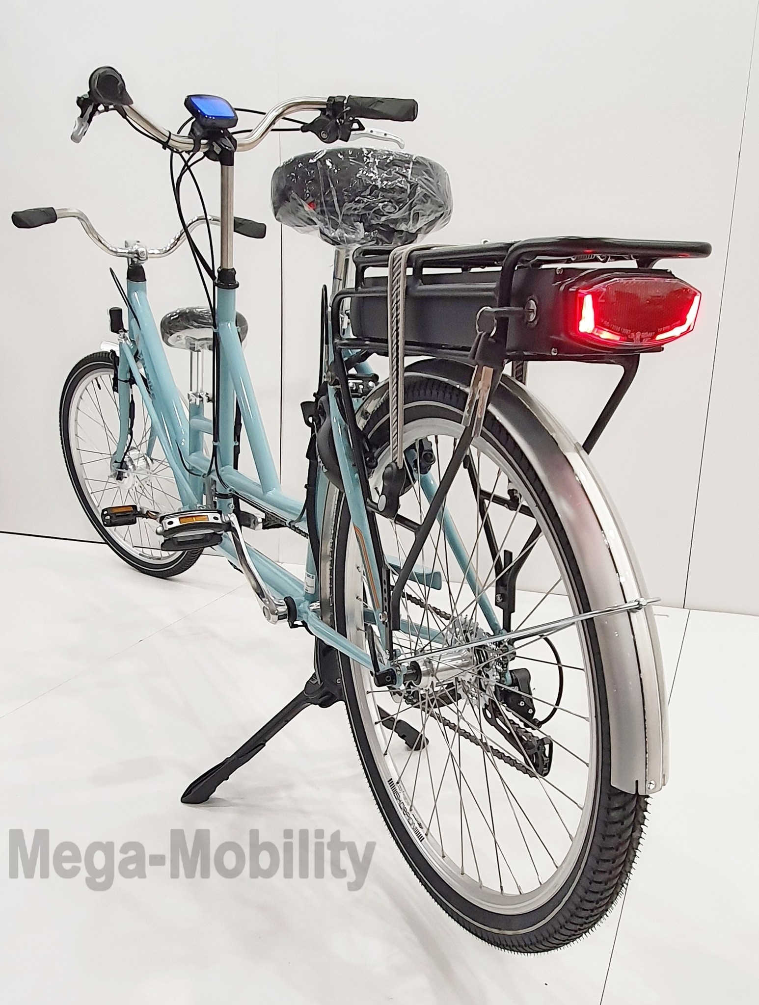 Tweewieltandem met achteraan besturing