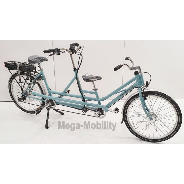 Tweewieltandem met achteraan besturing