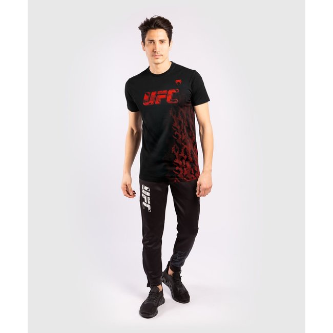 Venum UFC - AUTHENTIC FIGHT WEEK T-SHIRT - ZWART/ROOD