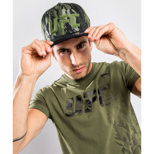 Venum UFC - AUTHENTIC FIGHT WEEK T-SHIRT - Khaki