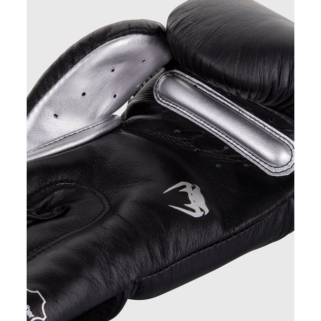 Venum GIANT 3.0 - BOKSHANDSCHOENEN - NAPPA LEATHER - BLACK/ZILVER