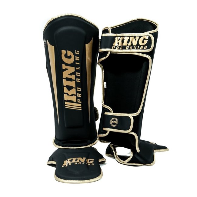 King Pro Boxing King REVO-6 Scheenbeschermers – Zwart/Goud – Voor Kickboksen & Sparren