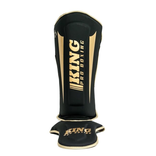 King Pro Boxing REVO-6 Scheenbeschermers – Zwart/Goud – Voor Kickboksen & Sparren