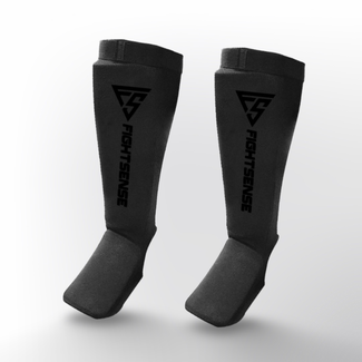 Fightsense Scheenbeschermers – Instep Scheenkousen – Black on Black – Voor Kickboksen & MMA