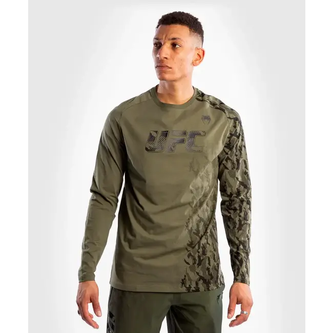 UFC UFC Venum Authentic Fight Week Men's Long Sleeve T-shirt - Khaki