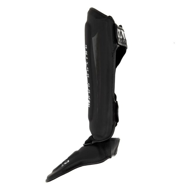 King Pro Boxing King Pro Boxing REVO Kickboksset – Bokshandschoenen en Scheenbeschermers – Black on Black