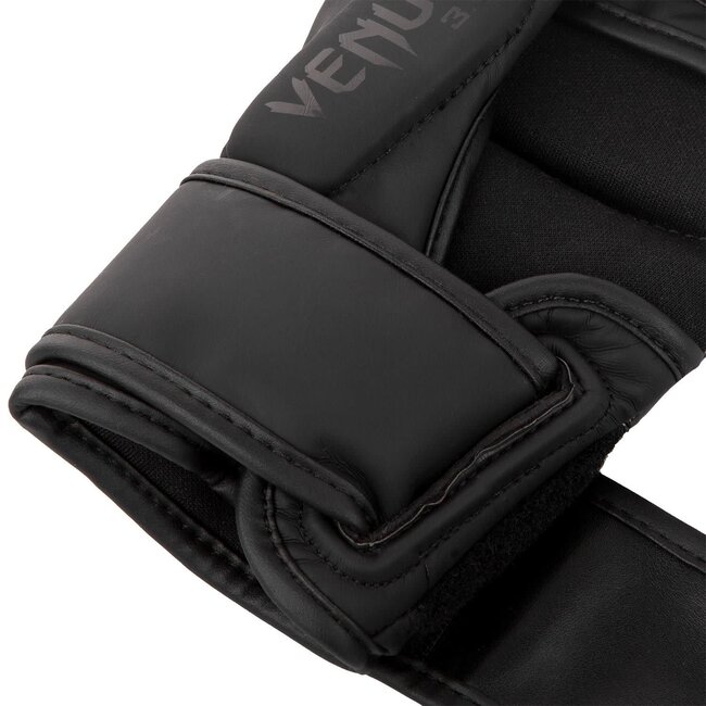 Venum Challenger 3.0. - MMA Sparring Handschoenen - Zwart/Zwart
