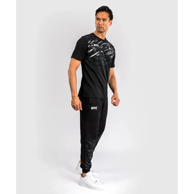 Venum UFC Fusion Men’s Replica Short Sleeve T-Shirt - zwart
