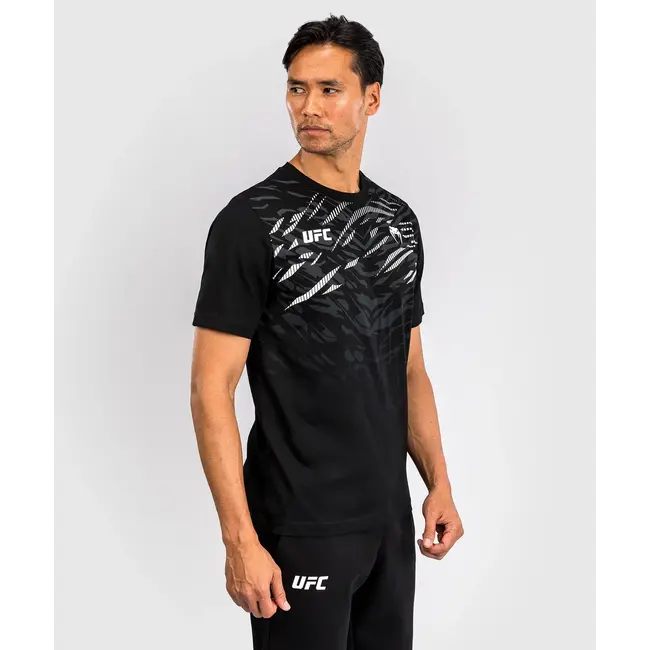 Venum UFC Fusion Men’s Replica Short Sleeve T-Shirt - zwart