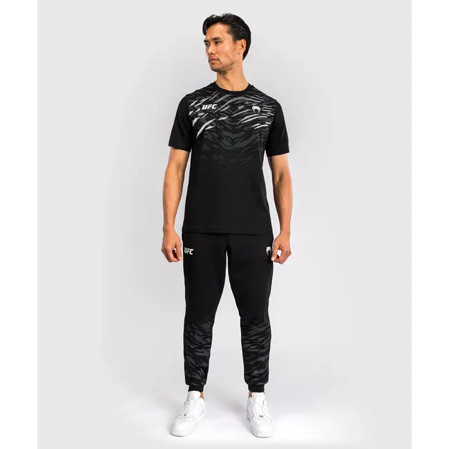 Venum UFC Fusion by Venum Men’s Replica Short Sleeve T-Shirt - zwart