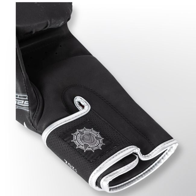 Venum Venum Gladiator 5.0 Boxing Gloves - Black/Silver