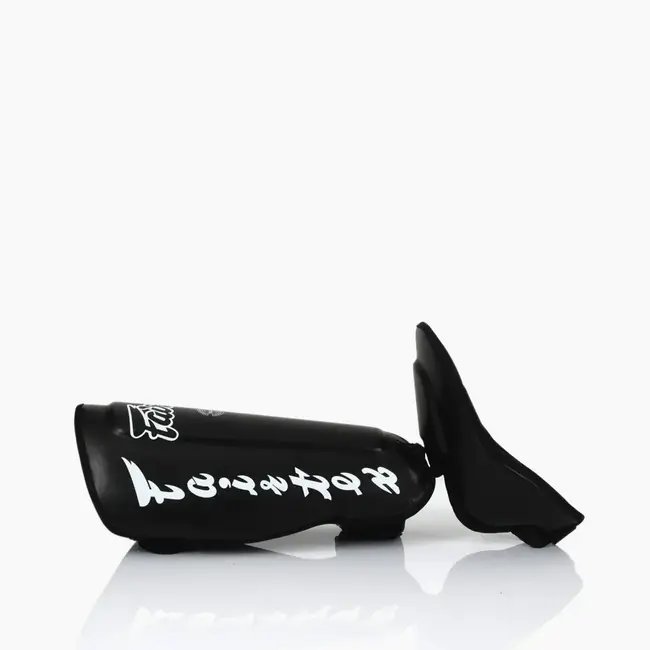 FAIRTEX SP7 Twister Afneembare Scheenbeschermers – Zwart
