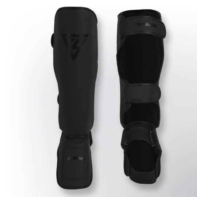 Fightsense Scheenbeschermers – Pro style – black on black – Scheenbeschermers voor vechtsport en training