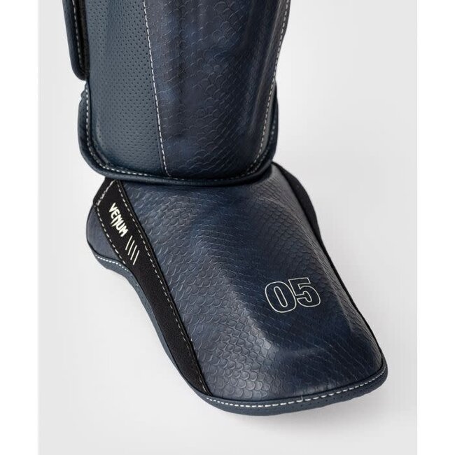 Venum Venum Impact Evo Scales - SCHEENBESCHERMER  - Midnight Blue