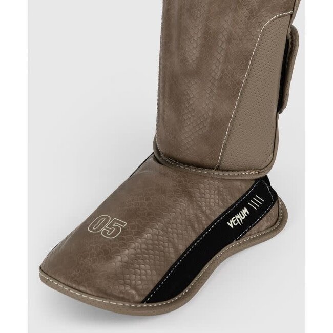 Venum Impact Evo Scales - SCHEENBESCHERMER - Brown