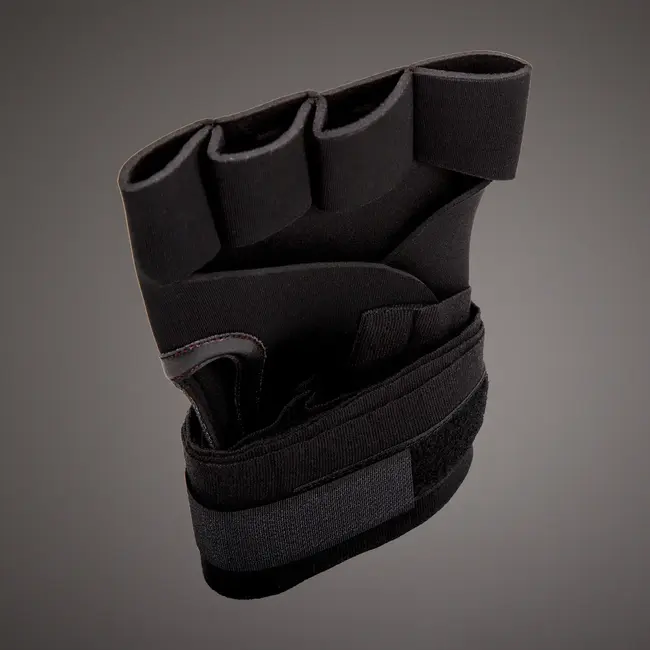 Venum KONTACT - GEL BINNENHANDSCHOENEN - ZWART/WIT