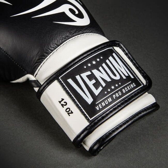 Venum VENUM - Giant 2.0 Mike Tyson Pro Boxing Gloves - Deep Black/Optical White