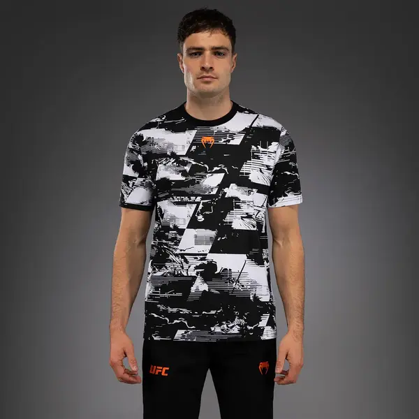Venum Herren UFC Zenith White Authentic Fight Week Kurzarm-T-Shirt