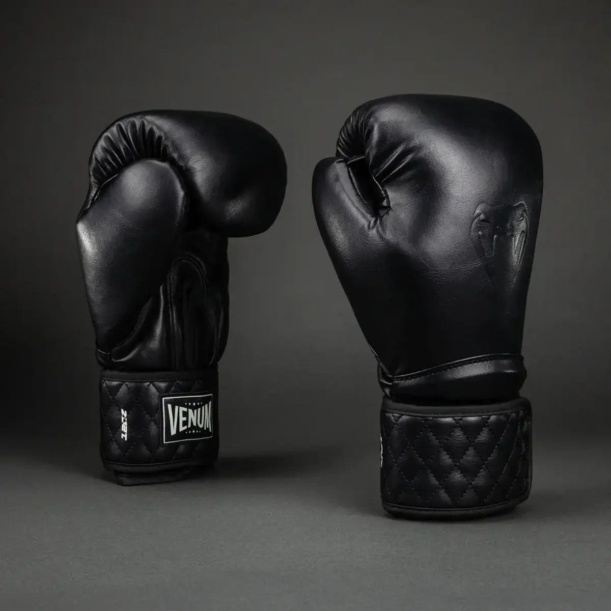 Venum Impact Classic gants de boxe - noir