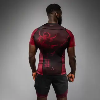 Venum Assassin’s Creed Shadows Korte Mouwen Rashguard voor Mannen - Bordeaux/Zwart