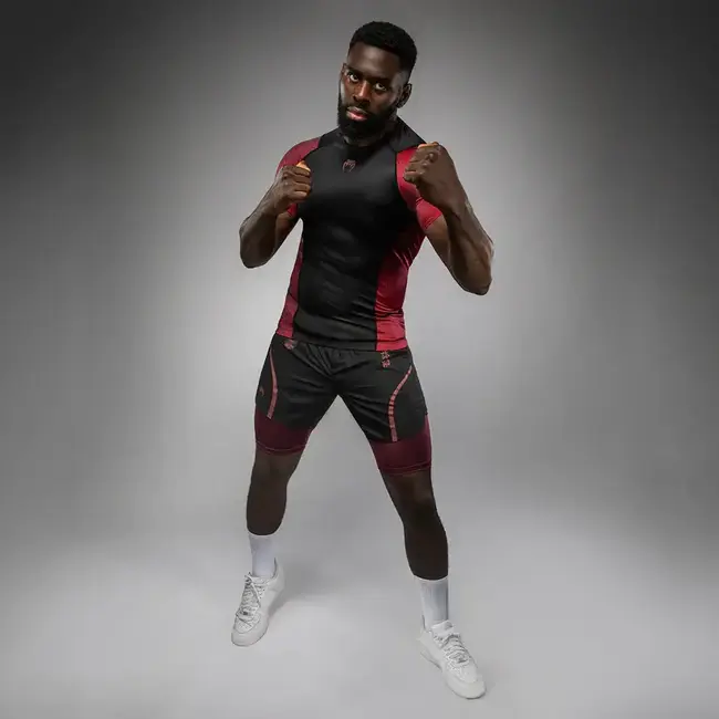 Venum Venum x Assassin’s Creed Shadows Korte Mouwen Rashguard voor Mannen - Bordeaux/Zwart