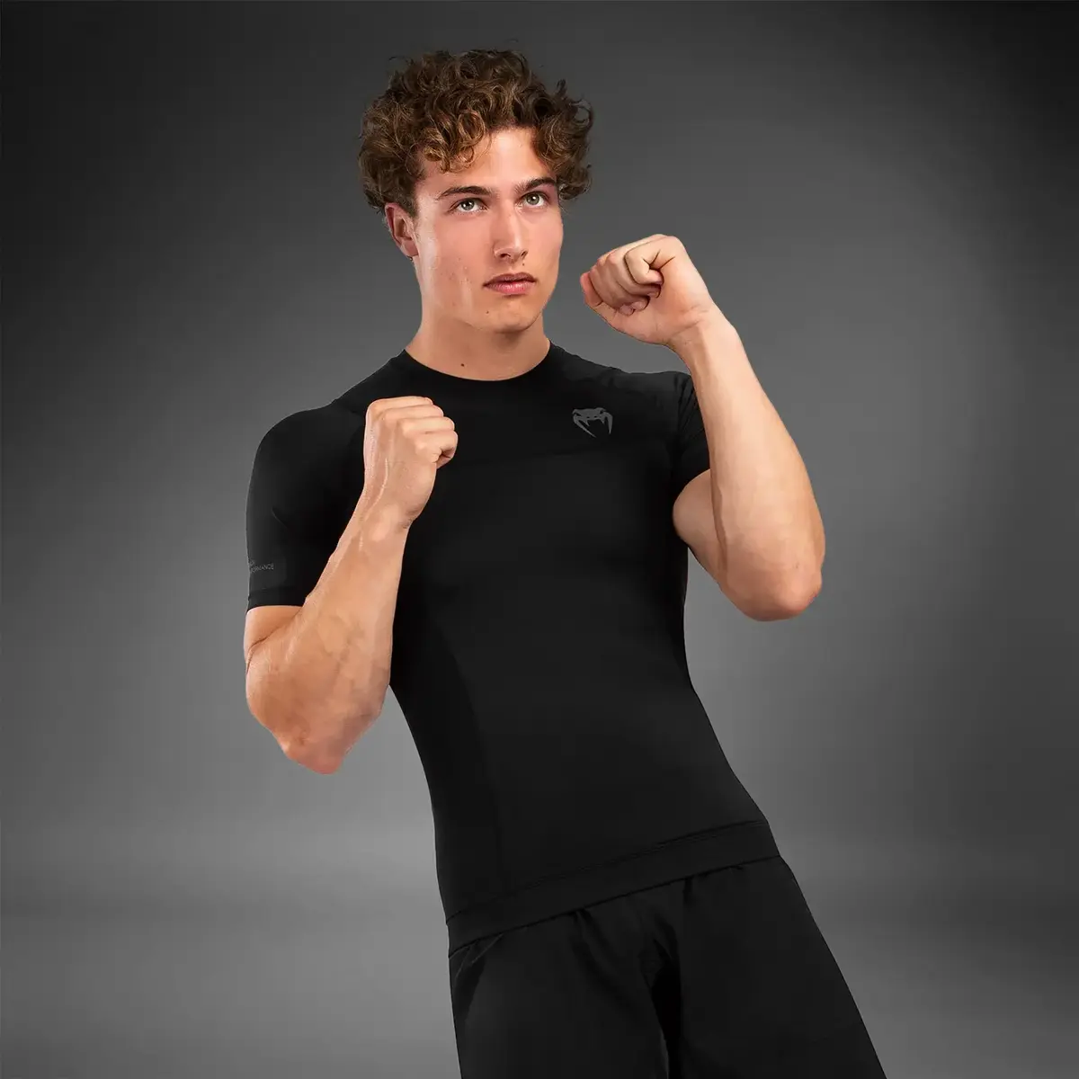 Venum G-Fit Air Rashguard manches courtes - noir