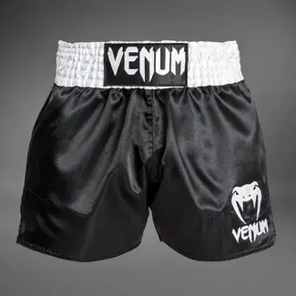Venum Classic Muay Thai Short – Zwart/Wit – Thaiboksbroek