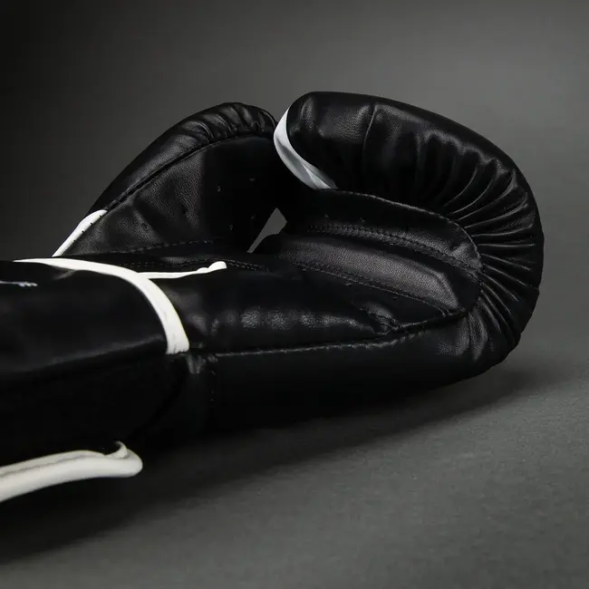 Venum Venum Challenger 2.5 Boxing Gloves – Black/White