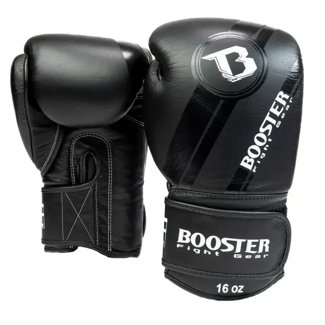Booster V3 Fightset Zwart - Bokshandschoenen ,Scheenbeschermers +Bandages