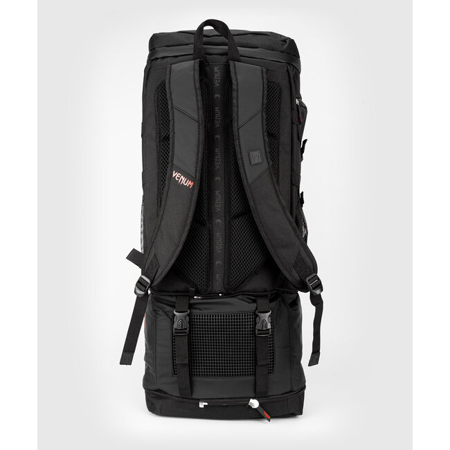 Venum Challenger Xtrem Evo Rugzak 50–63 Liter – Zwart – Vechtsport & Reizen