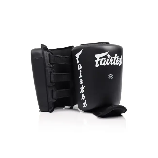 FAIRTEX Fairtex SP10 Calf Kick Pad – Zwart – Voor Muay Thai, MMA en Low Kick Training