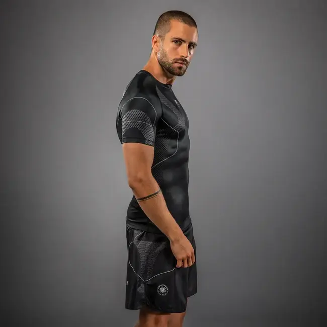 Venum Nexus Rashguard Korte Mouwen – Zwart/Zilver – Compressie & Mesh